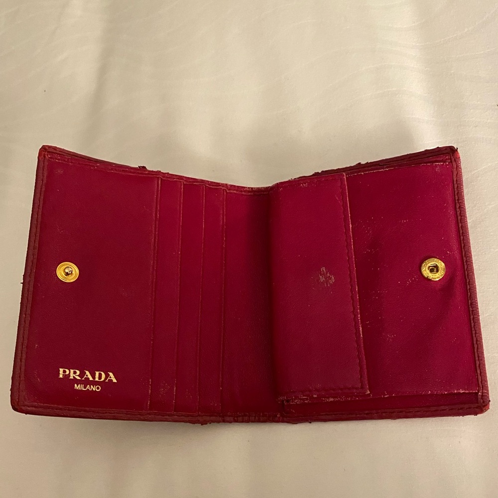 Authentic PRADA Saffiano Leather Bifold Wallet 
Comes with COA - Picture 5 of 9